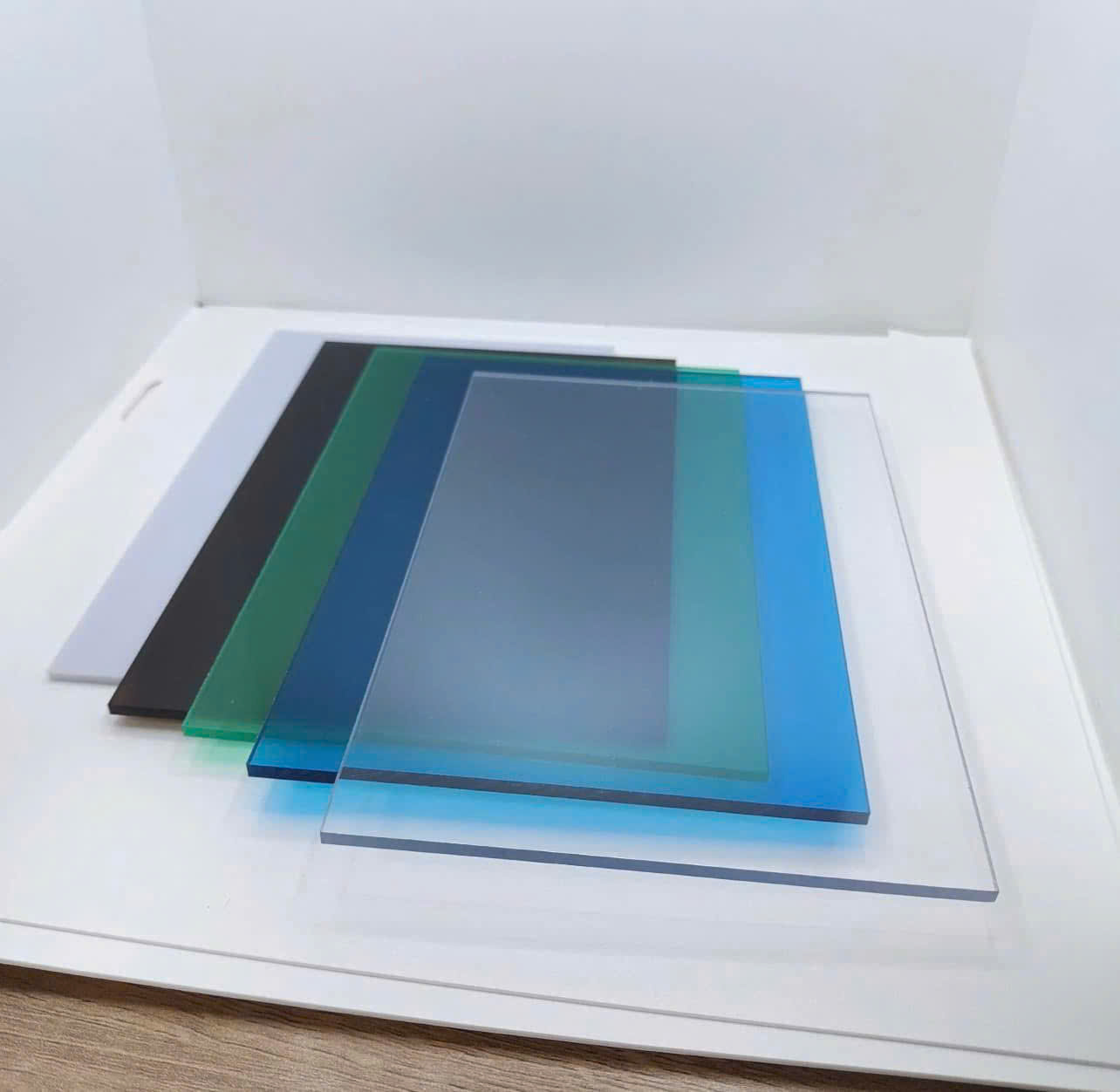 báo giá tấm poly đặc 5mm