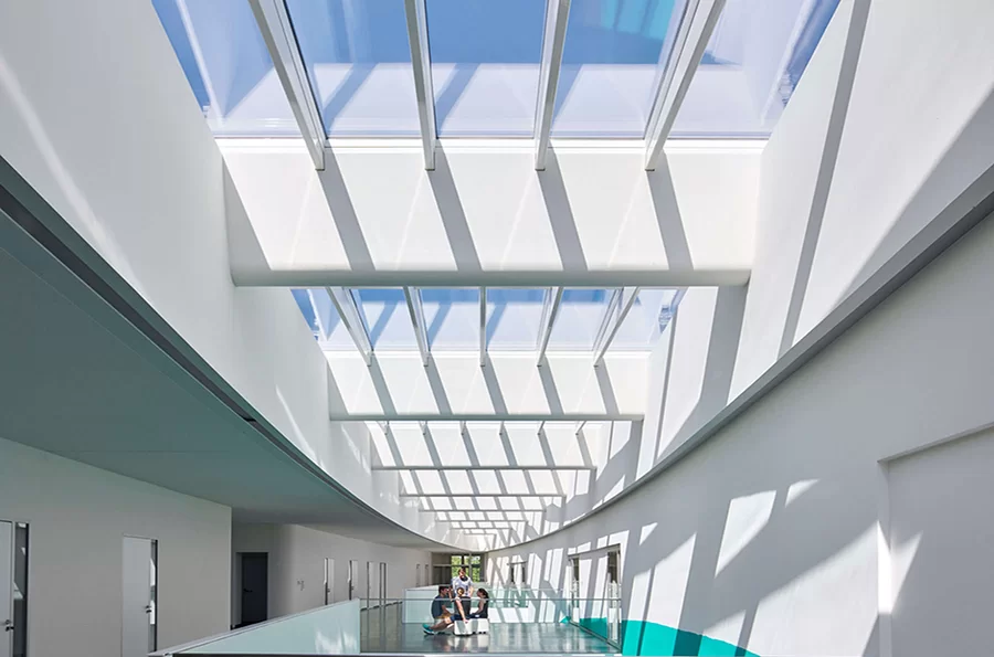 tấm polycarbonate giếng trời