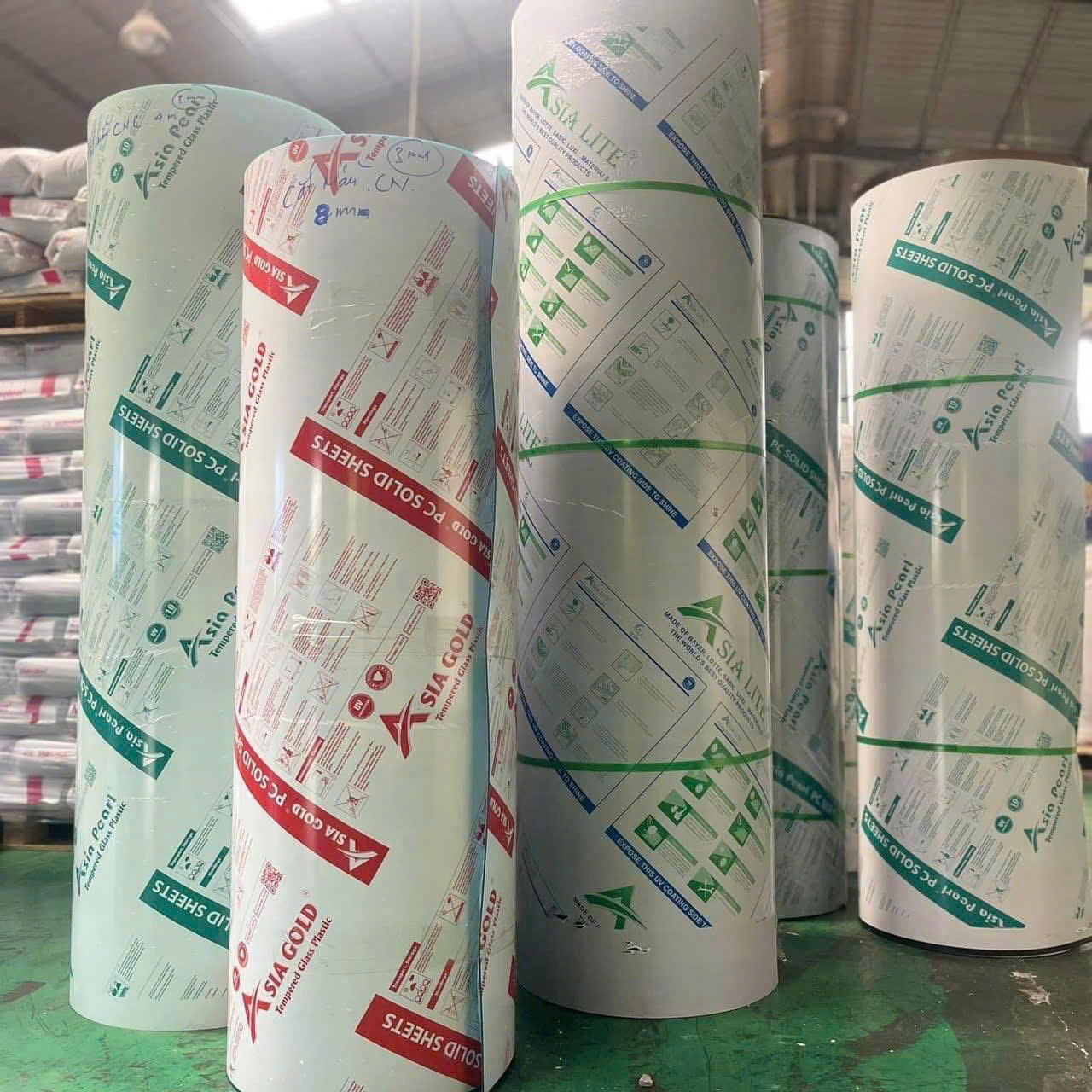 tấm polycarbonate giá rẻ