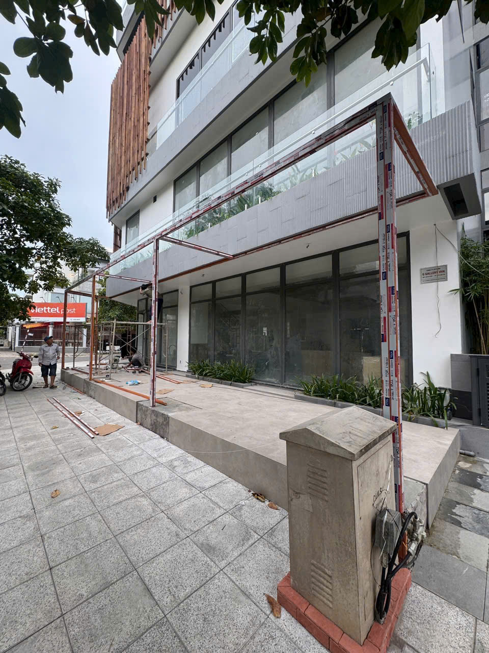 mái che sân poly đặc