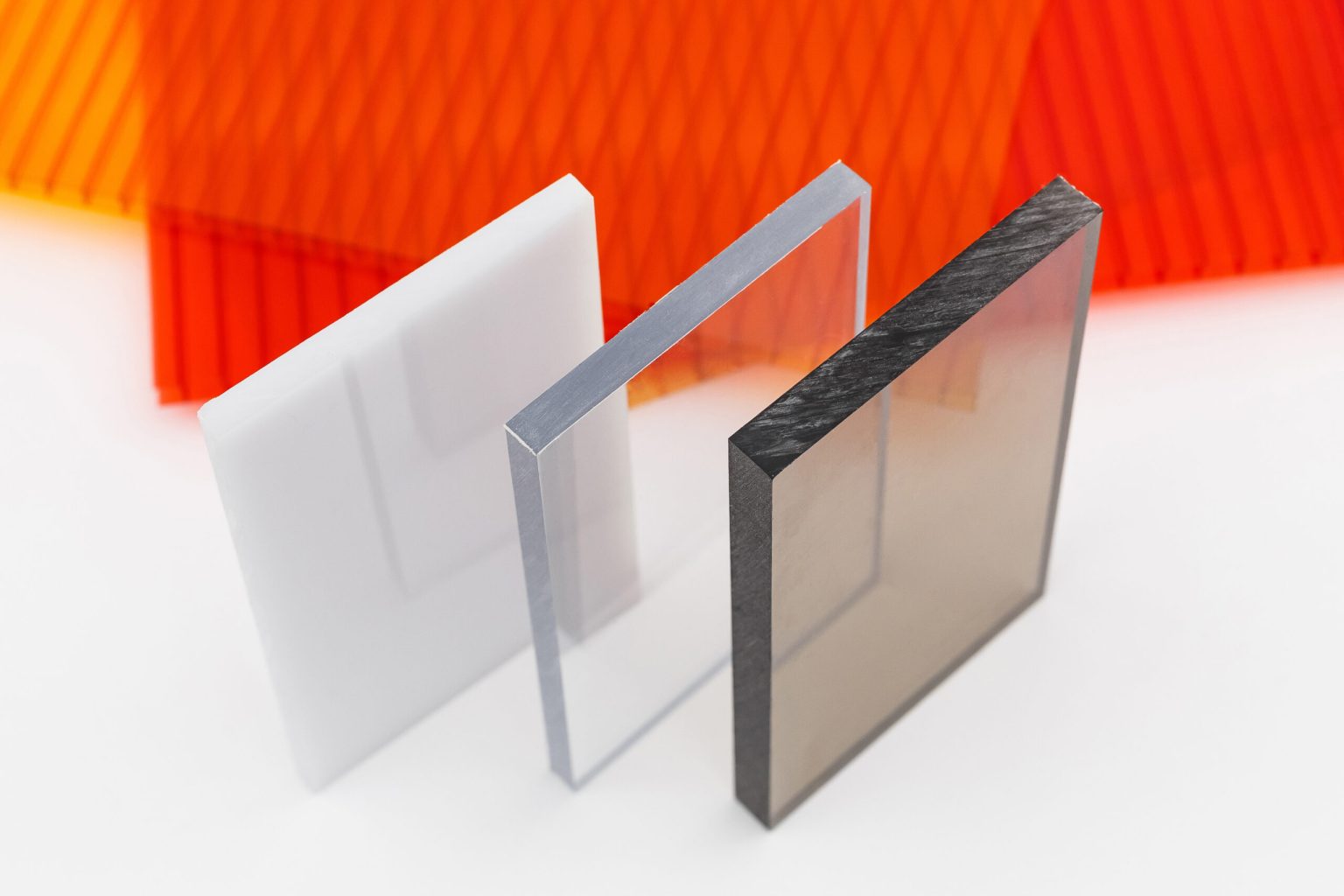 polycarbonate làm vách hồ bơi