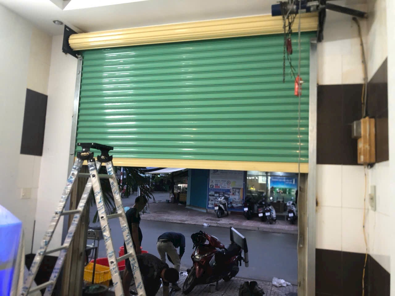 Cửa Cuốn Tôn Đài Loan 8 dem