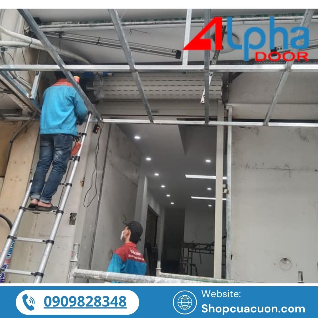 Trong quá trình xây dựng và vận hành kho hàng, một trong những yếu tố quan trọng nhưng thường bị bỏ qua là lựa chọn hệ thống cửa cuốn nhà kho phù hợp.