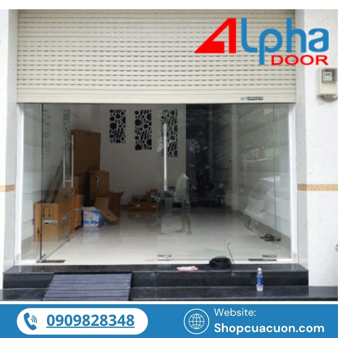 ửa cuốn là lựa chọn phổ biến cho nhà mặt tiền nhờ khả năng bảo vệ an toàn, tiết kiệm không gian và tăng thẩm mỹ tổng thể. 