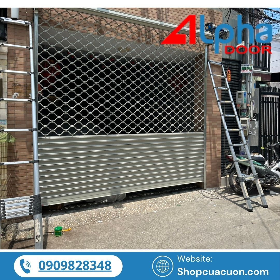 Dù bạn sở hữu cửa hàng nhỏ hay showroom cao cấp, thì cửa cuốn lưới thoáng cho cửa hàng mặt tiền luôn là giải pháp hoàn hảo giúp vừa bảo vệ tài sản, vừa nâng tầm hình ảnh thương hiệu.
