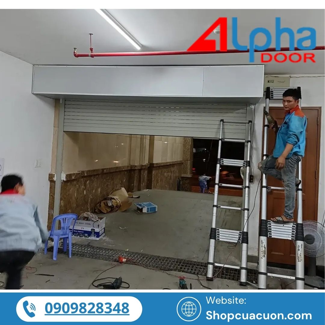 Trong xu hướng kinh doanh hiện đại, các siêu thị mini, cửa hàng tiện lợi ngày càng ưa chuộng sử dụng cửa cuốn lưới thoáng thay thế cho cửa kính hoặc cửa kéo truyền thống.