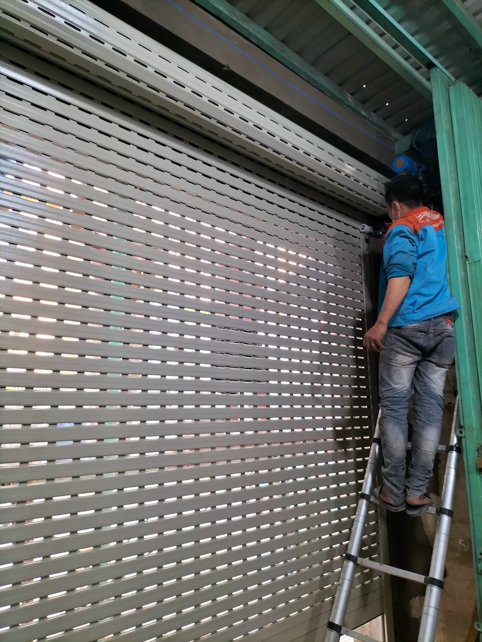 Sửa cửa cuốn tại Quận Tân Phú - Dịch vụ chuyên nghiệp